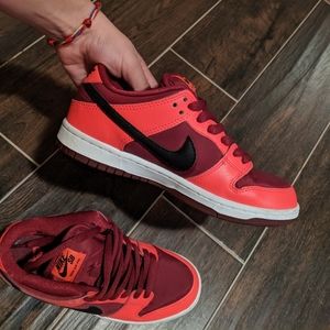 NIKE SB Skate Shoes DUNK LOW PRO CRIMSON/RED